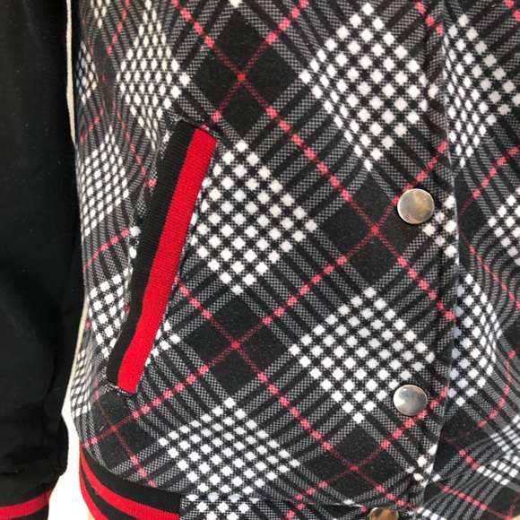 Wet Seal women’s Lt Wt Jacket. S M.  Fleece Snap  closure  Plaid - Picture 5 of 7